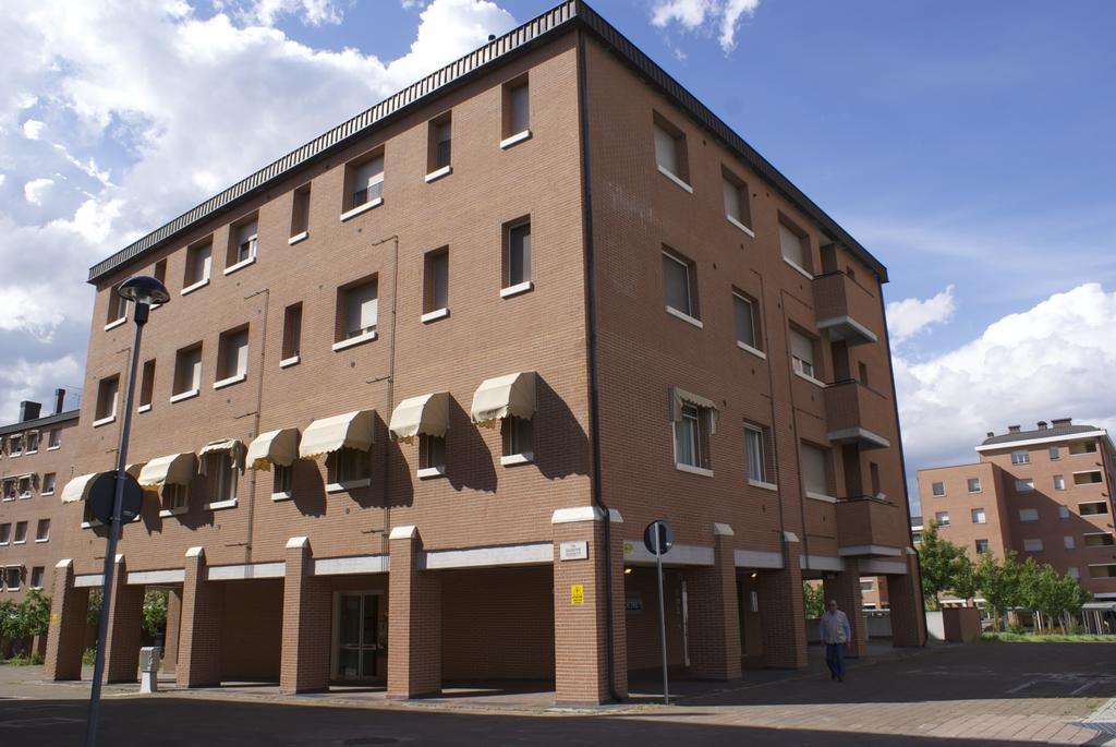 Olly Apartments Болонья Екстер'єр фото